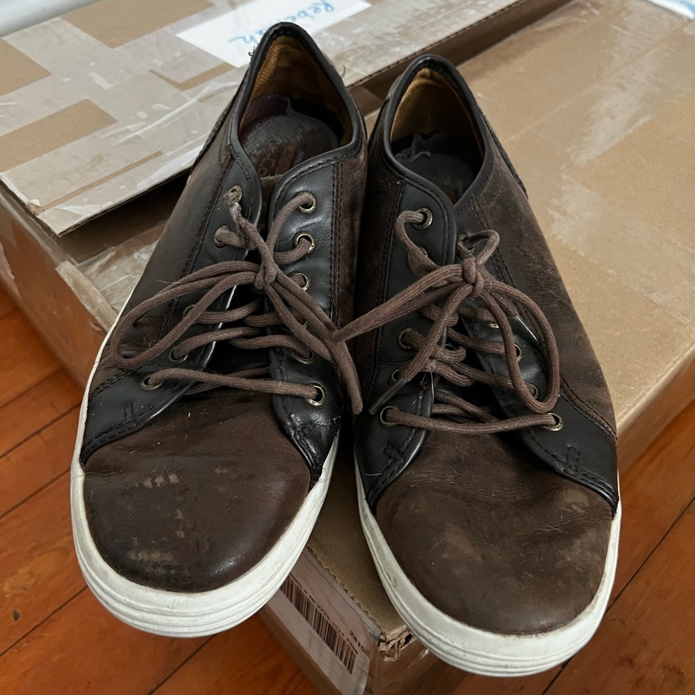 Skechers shoes